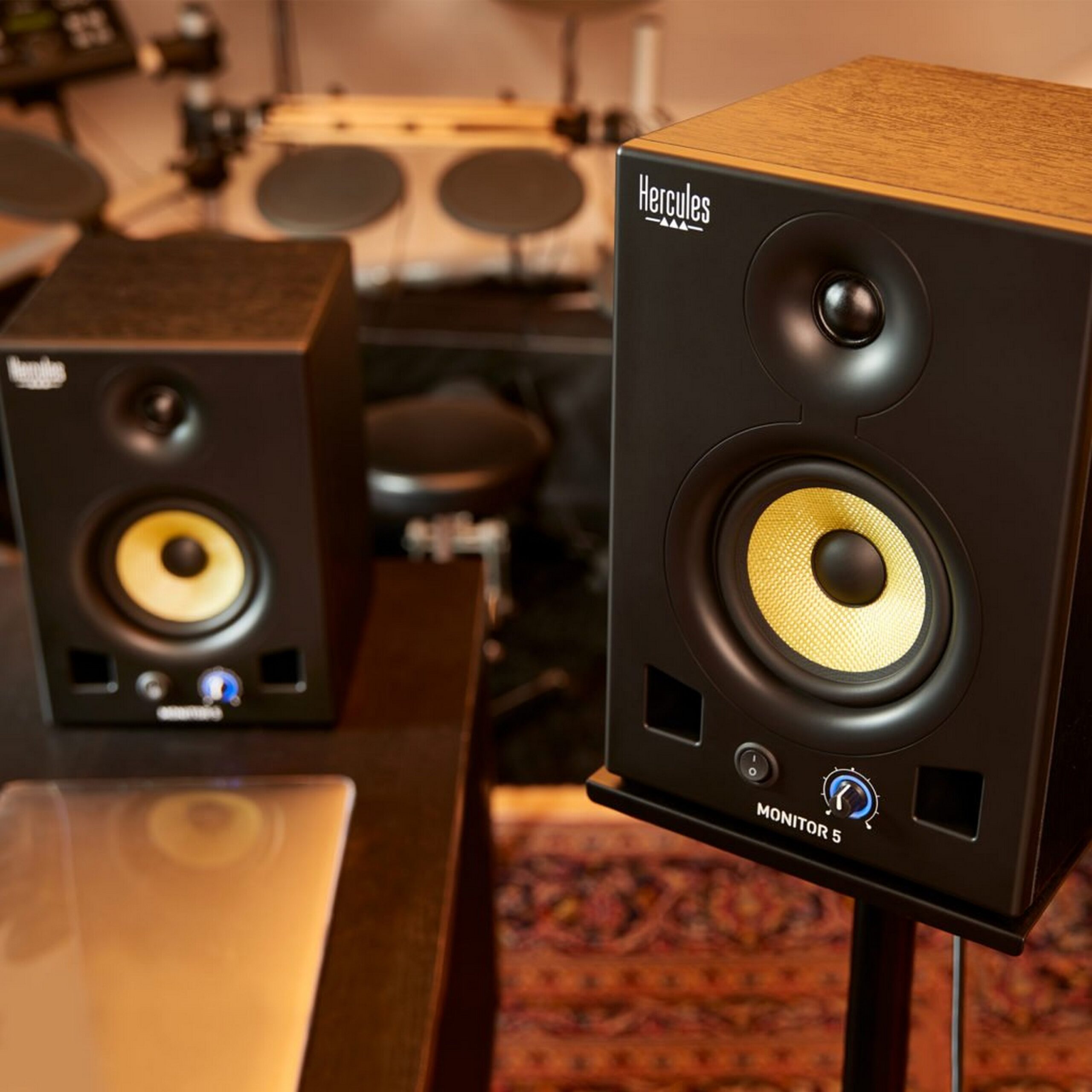Hercules Professional Active 5-Inch Monitoring Speakers for Music Mixing and Multimedia Creation